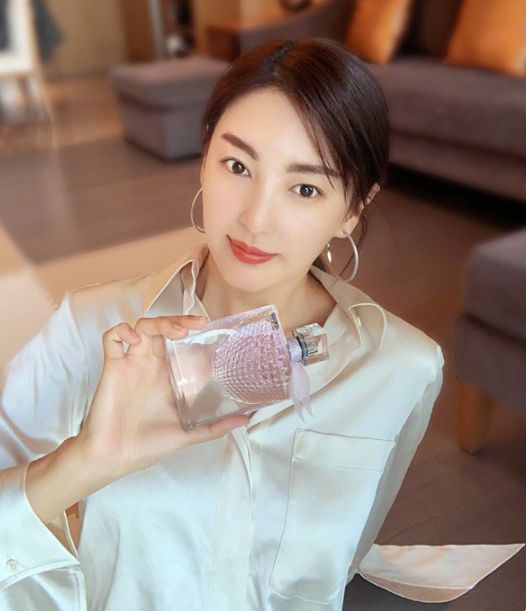 静家气派万茜家低调张雨绮家才是真豪宅j9九游真人游戏第一平台明星豪宅：宁(图3)