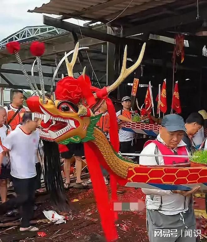 ：大摆龙舟宴记入族谱三千万买新船j9国际猎德村“洋人扒龙舟”后续(图7)